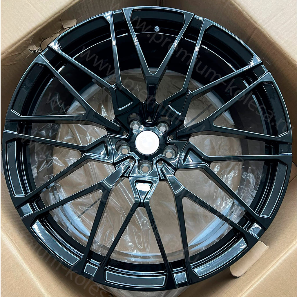 Диски-R22-кованые-разноширокие-чёрный-глянец-на-BMW-X5-G05 (1) Кованые диски R22 для BMW X5 G05 / X6 G06 (чёрный глянец) — изображение 1